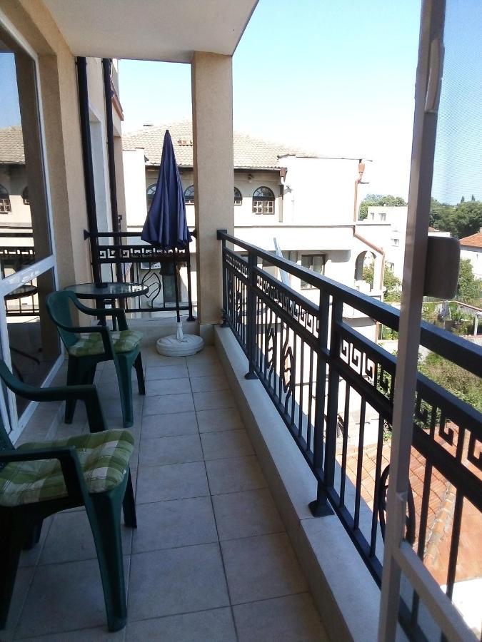 Emona Apartment Burgas Bagian luar foto