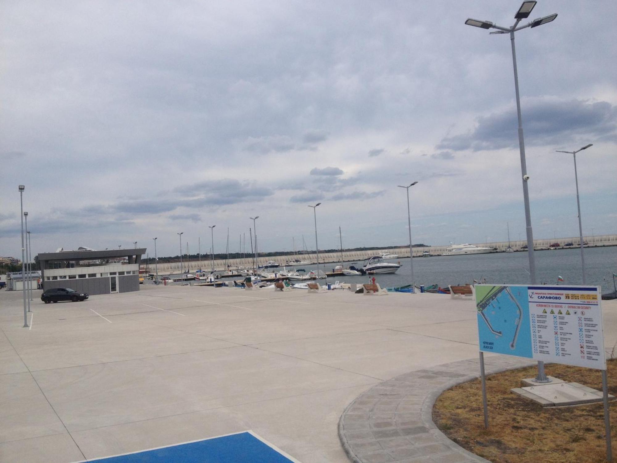 Emona Apartment Burgas Bagian luar foto