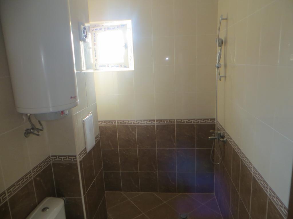 Emona Apartment Burgas Bagian luar foto
