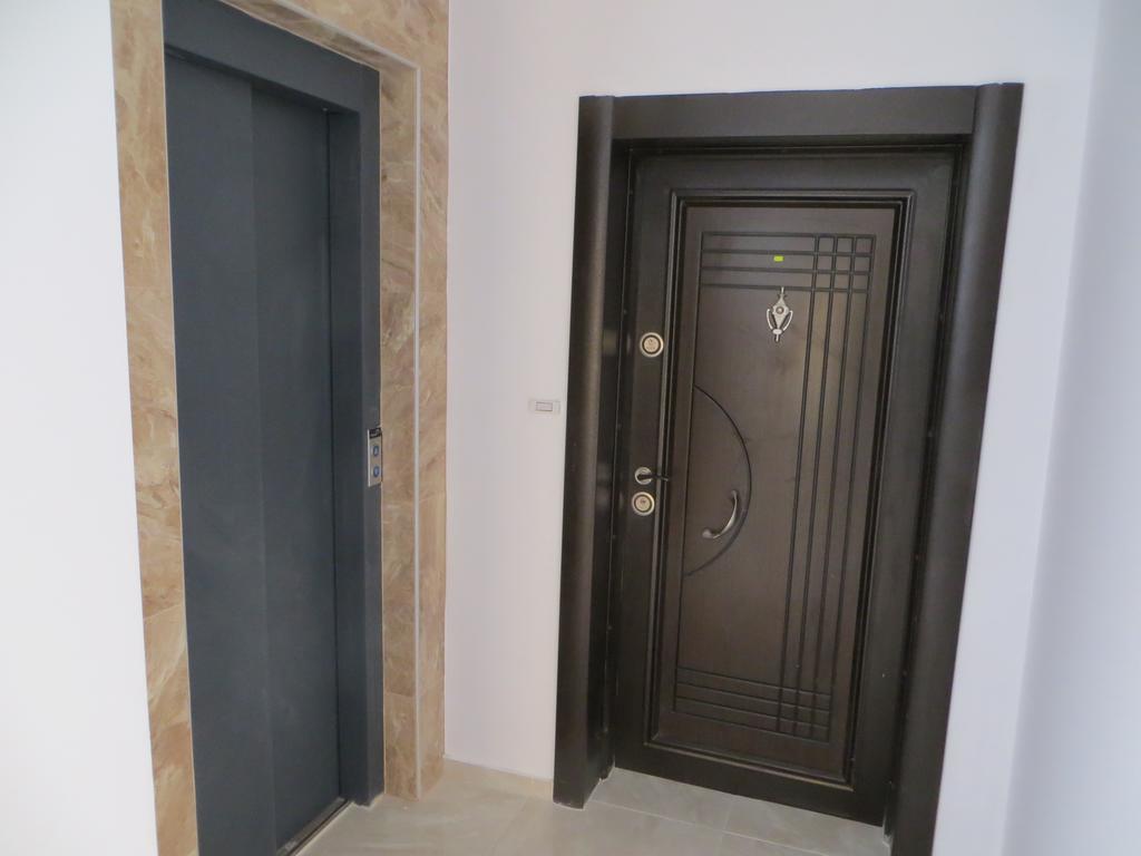 Emona Apartment Burgas Bagian luar foto