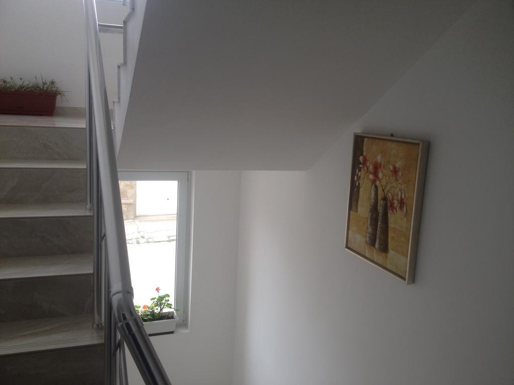 Emona Apartment Burgas Bagian luar foto