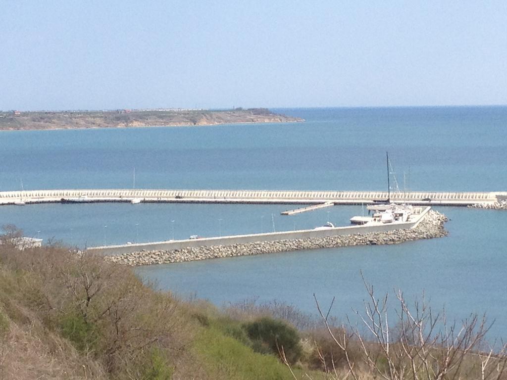 Emona Apartment Burgas Bagian luar foto