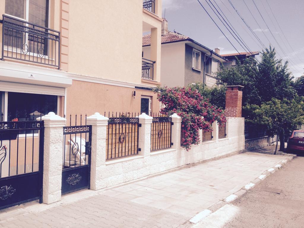 Emona Apartment Burgas Bagian luar foto