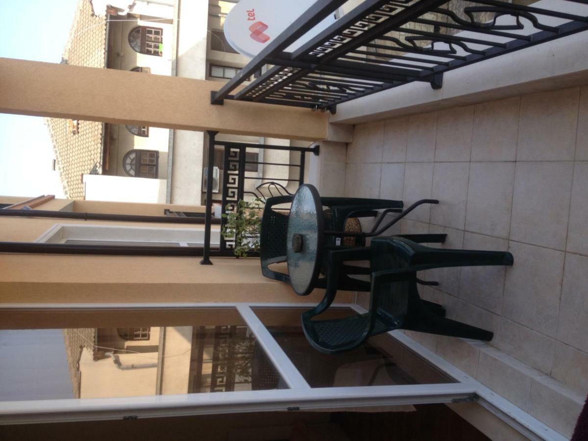 Emona Apartment Burgas Bagian luar foto
